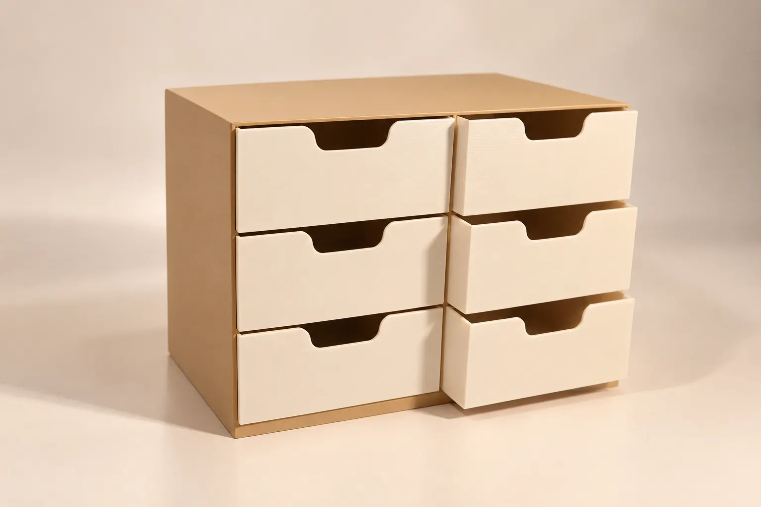 Gaveteiro organizador de mesa com seis gavetas creme visto de lado